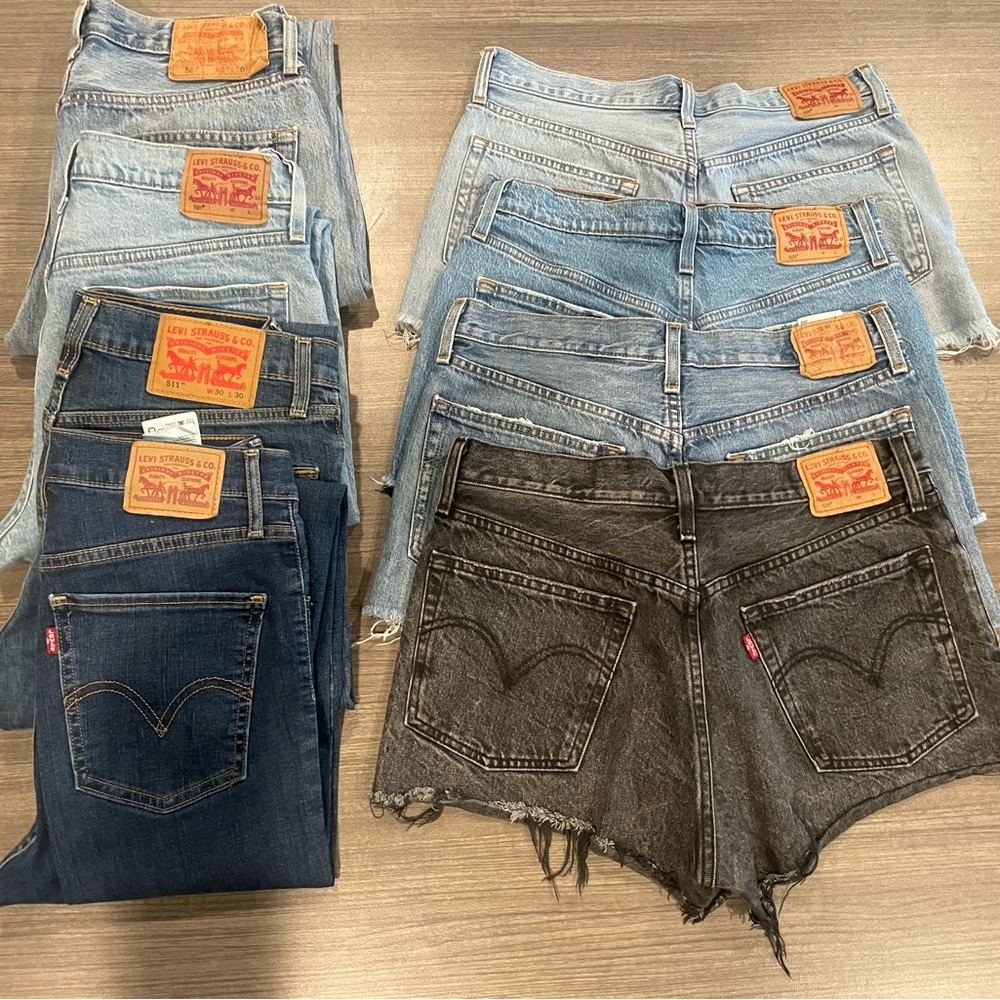 Lot of 8 levis shorts and pants